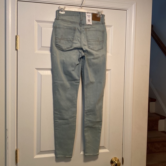 Brand New Denizen Ultra High-Rise Super Skinny Jeans…size 4/W27 - Picture 2 of 8